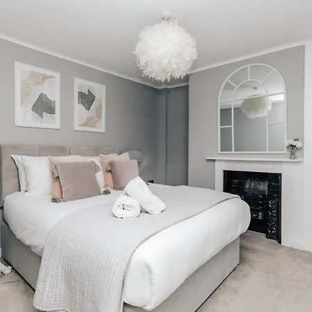 The Mulberry Villa Henley-on-Thames Exterior photo